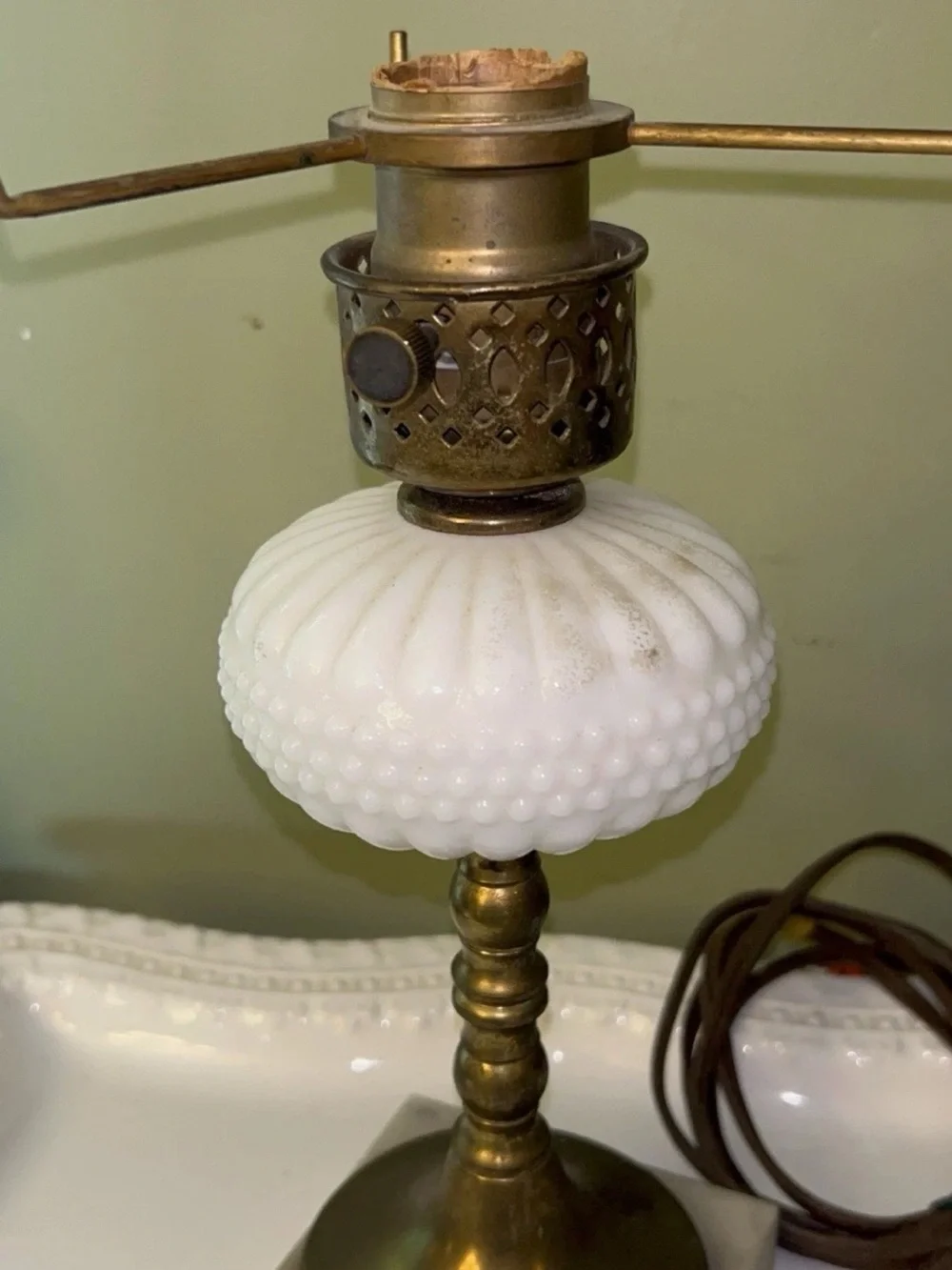 Vintage Hobnail Milk Glass Accent Lamp